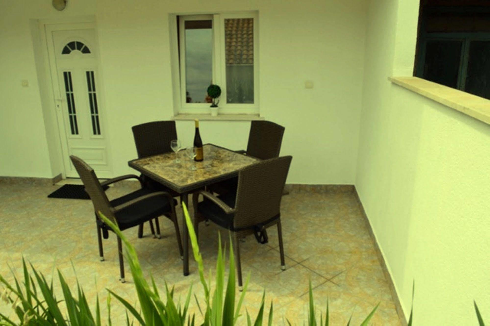 Guesthouse Anna Дубровник Екстериор снимка