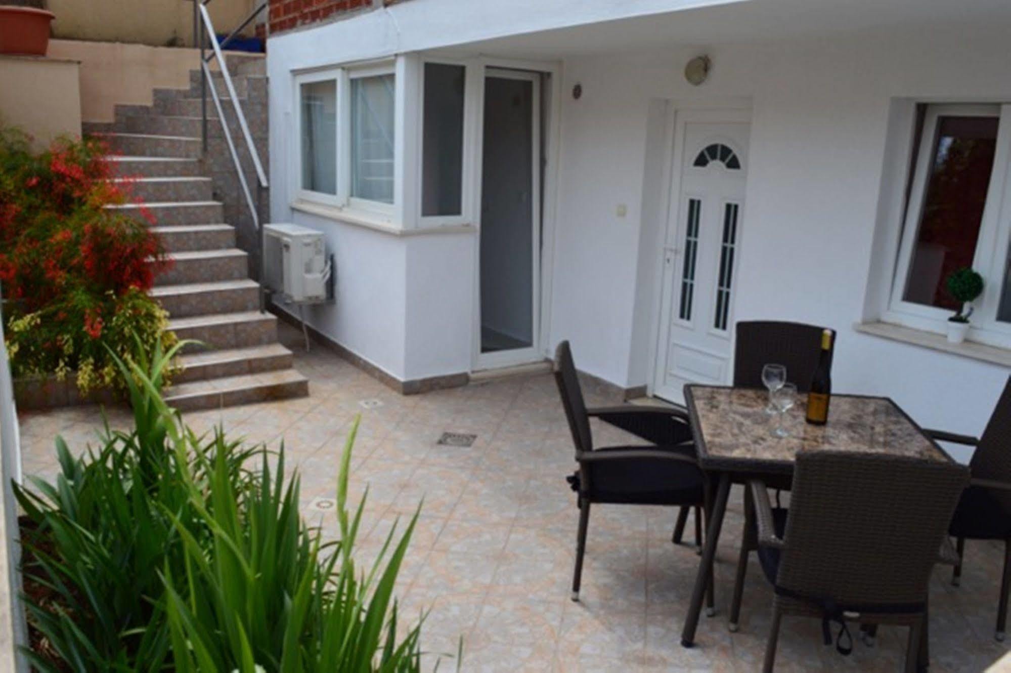 Guesthouse Anna Дубровник Екстериор снимка